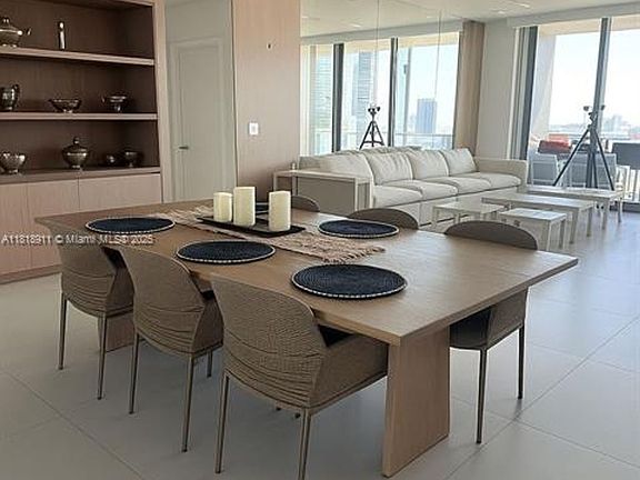 5th image of 330 Sunny Isles Blvd Unit 5UPH03