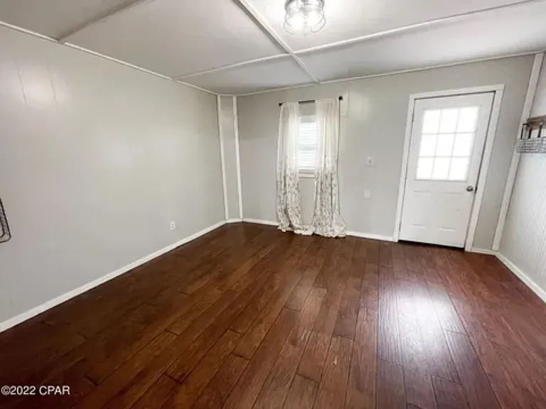 5338 Stewart Dr — Photo 5