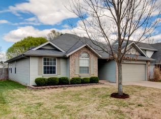 3821 W Kay Pointe Blvd, Springfield, MO 65802