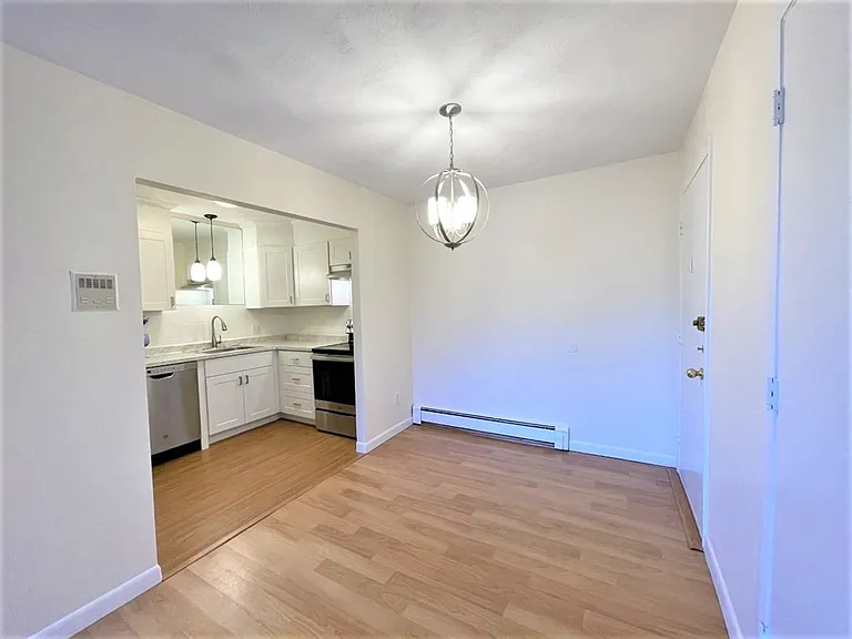 295 Main St #28 — Photo 3