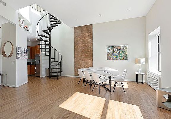 4th image of 219 W 14th St APT 5F