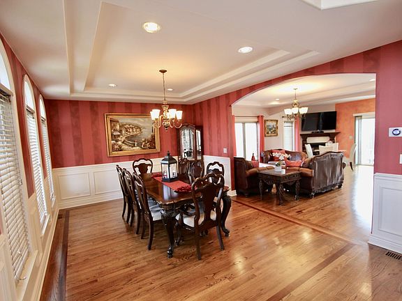 3rd image of 5104 N Overhill Ave