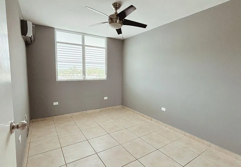 Urb Miraflores 31103 Calle Camelia — Photo 14