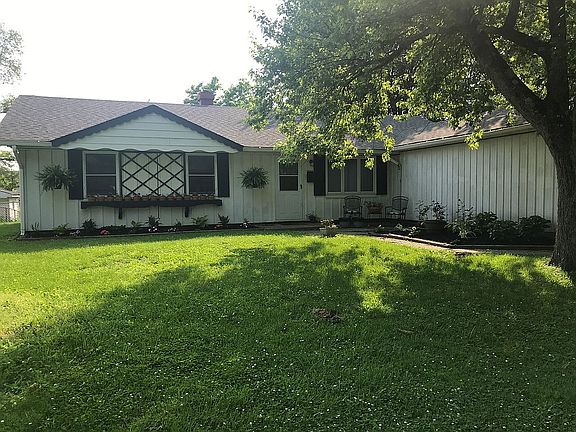 3rd image of 707 W Boyd Ave