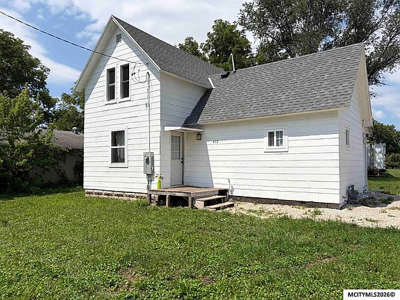 2nd image of 412 Swartwood St