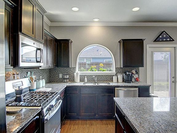 3rd image of 7425 Russ Ln
