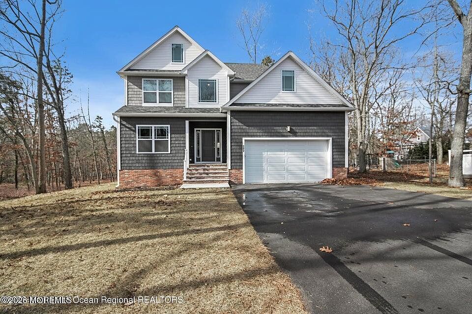 1st image of 192 Willow Dr
