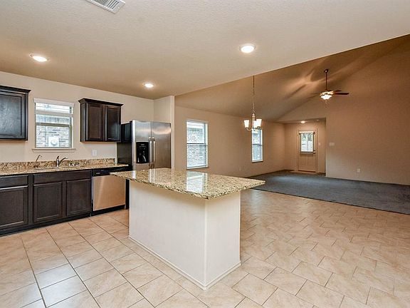 3rd image of 9619 Paloma Creek Dr