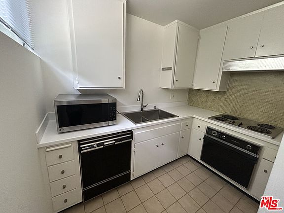 5th image of 833 Moraga Dr APT 6