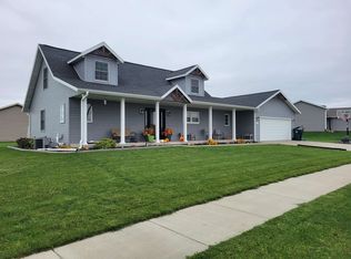 1615 Webster Way, Waupaca, WI 54981
