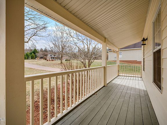 5th image of 300 Sugarwood Dr