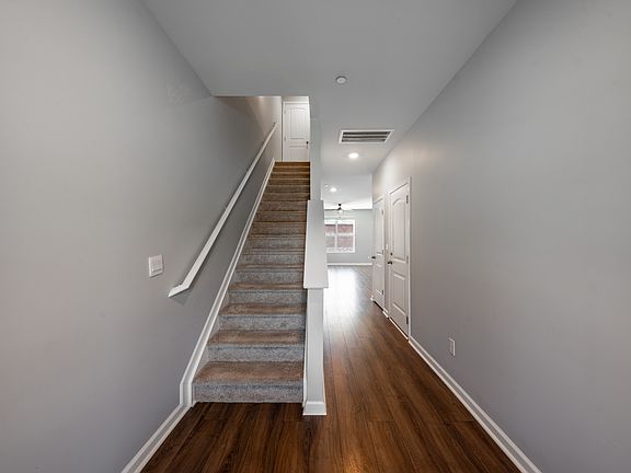 4th image of 232 Warrior Pl