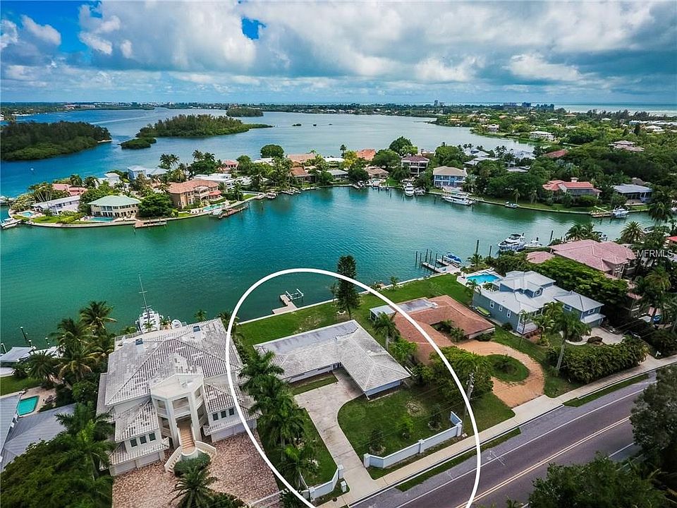 1st image of 830 Siesta Dr
