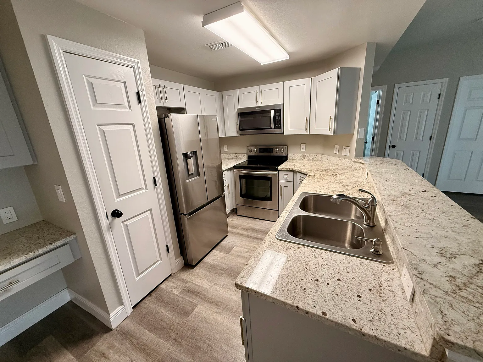 2 bed, 1031 sqft, $1,750 — Photo 2