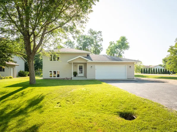 203 Darling Pl, Alexandria, MN 56308