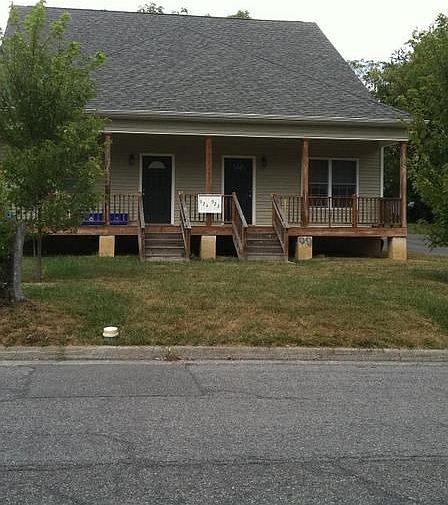 1st image of 922 Kabrich St