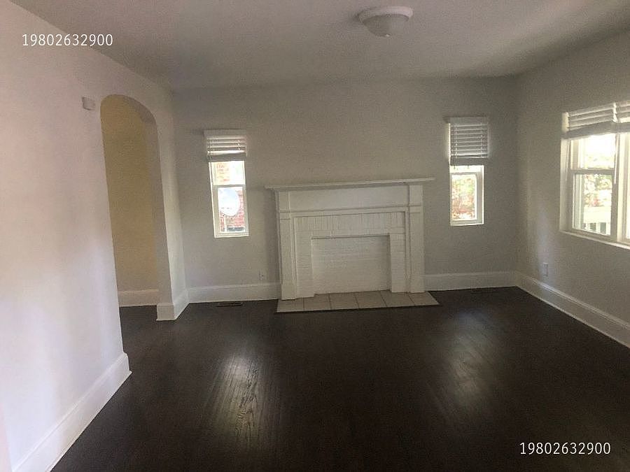 2nd image of 1124 Justice Ave
