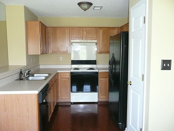 Kitchen, all appliances stay including washer and dryer!