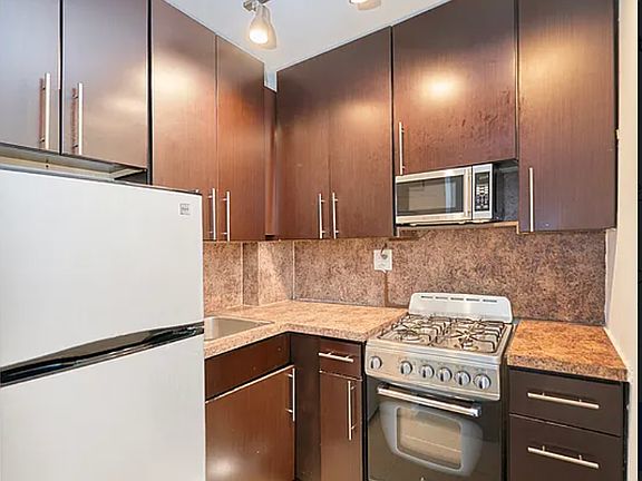 5th image of 514 W 48th St #A1