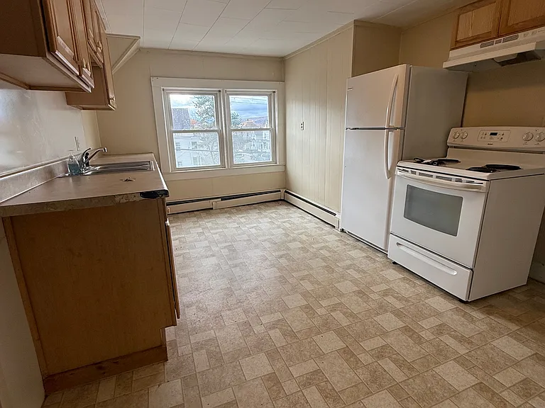 604 Burgess St #3 — Photo 3