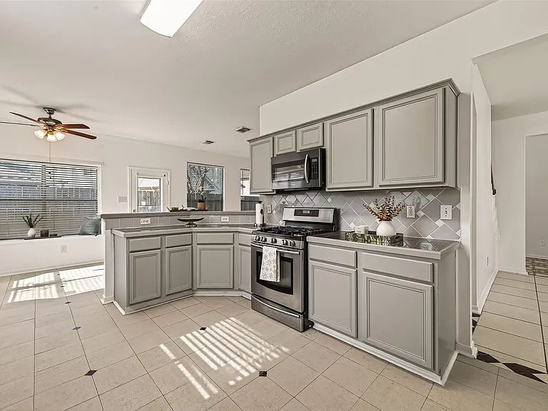 16315 April Ridge Dr — Photo 18