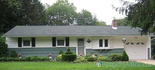 1st image of 3 Evergreen Ln