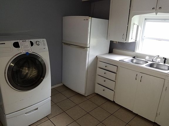 3rd image of 109 S Findlay Ave #1/2