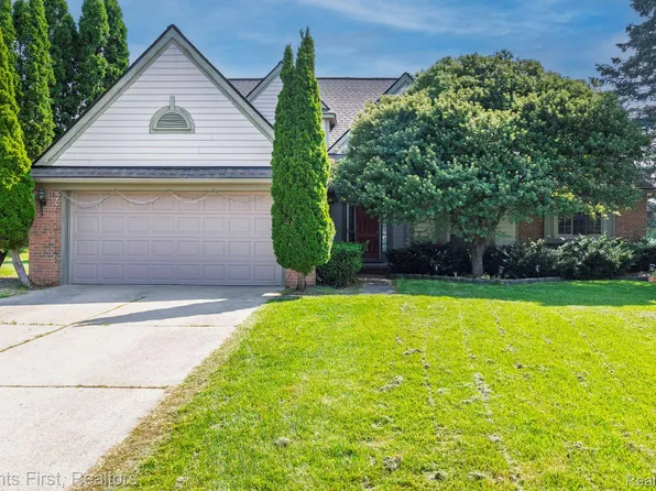 39478 Squire Rd, Novi, MI 48375