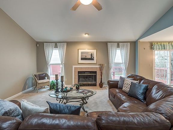 4th image of 2428 Flyway Ct