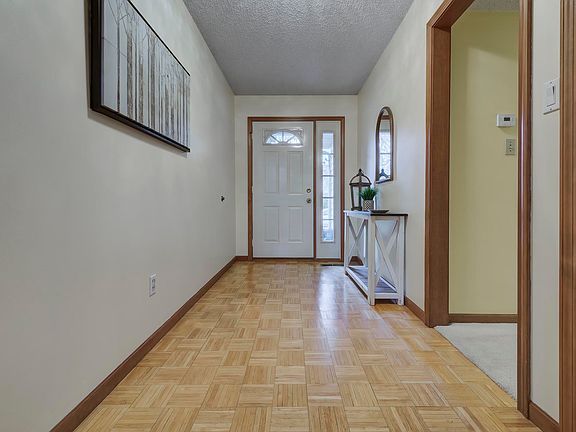 4th image of 9207 Eagle Creek Ct