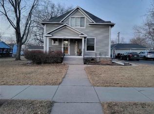 405 E Main St, Parkston, SD 57366