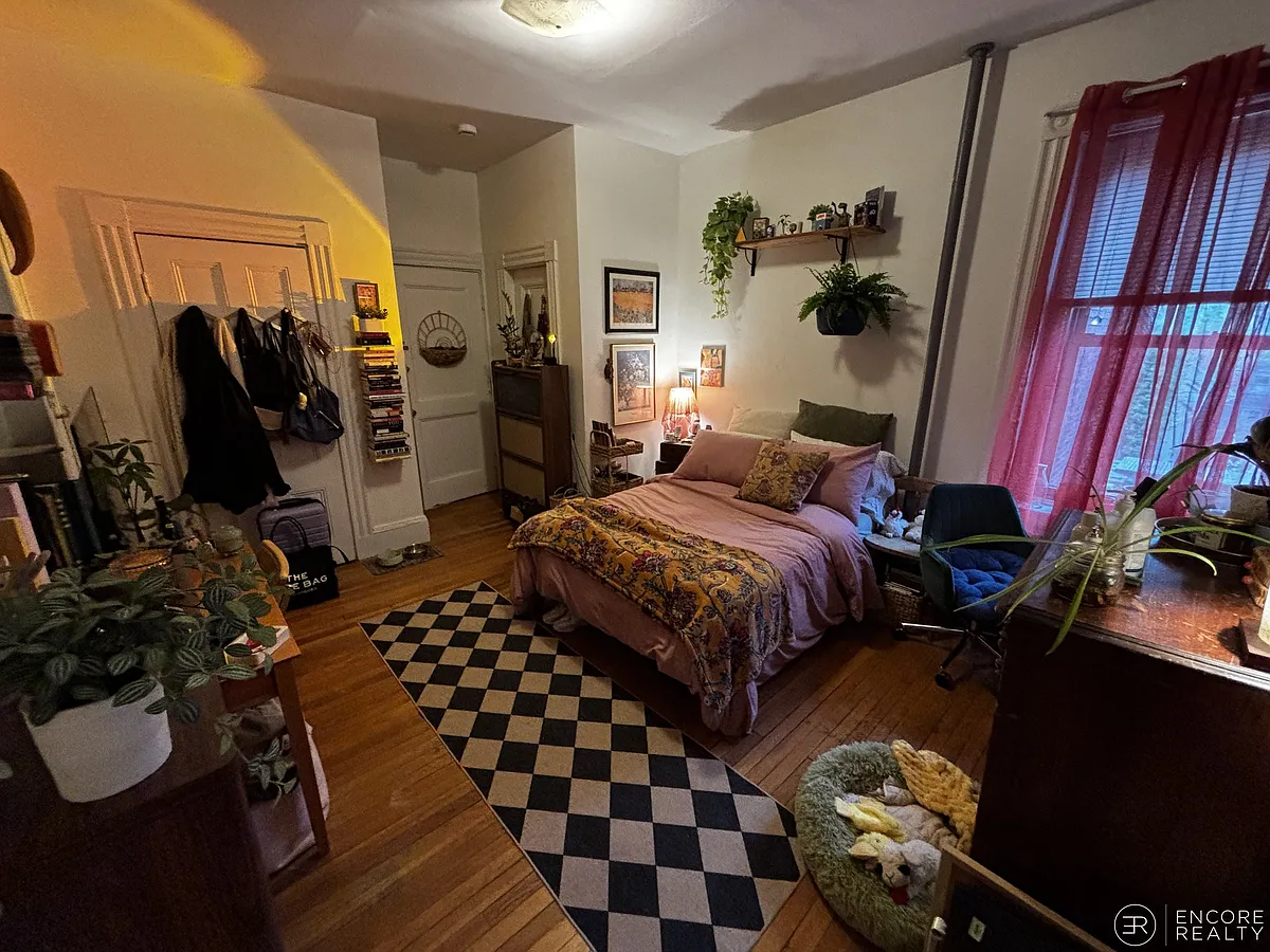 Building Photo - 16 Davis Ave #3