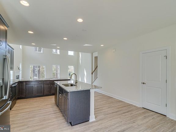 4th image of 11 Stingray Harbor Dr #6