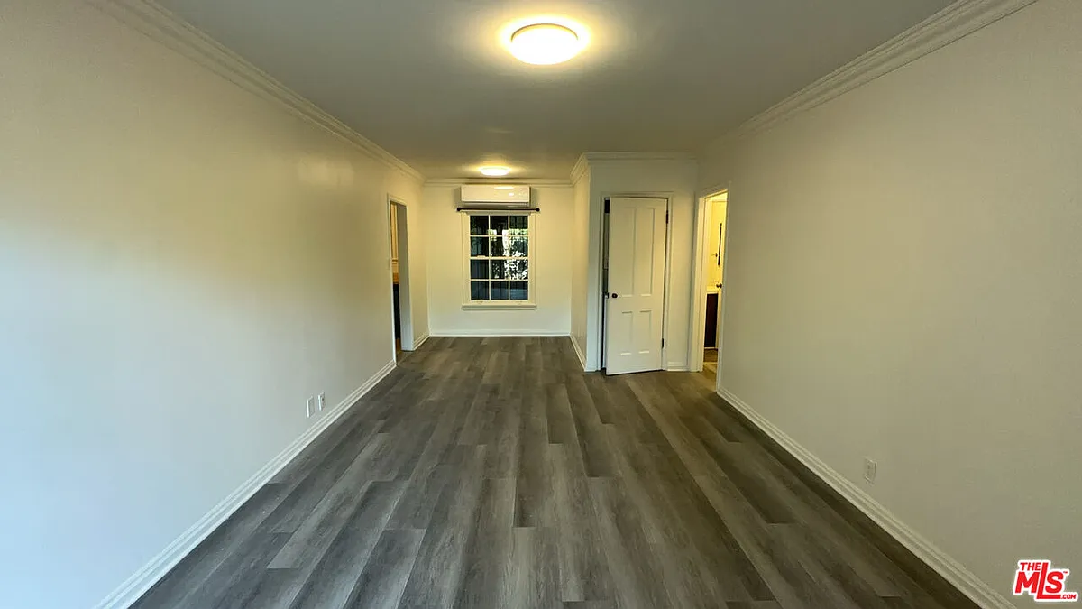 Building Photo - 4950 Beverly Blvd #1/2