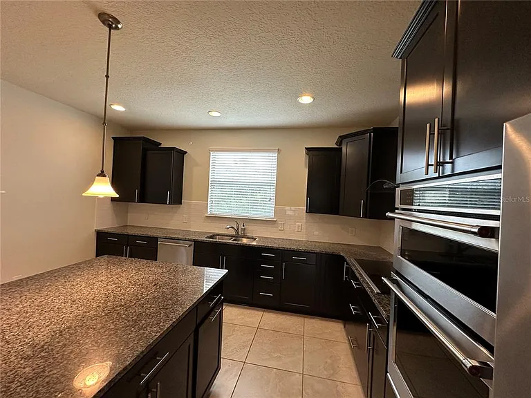 527 Piazza Point — Photo 61