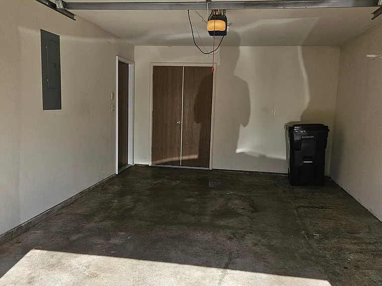 704 Glenstone Dr — Photo 24