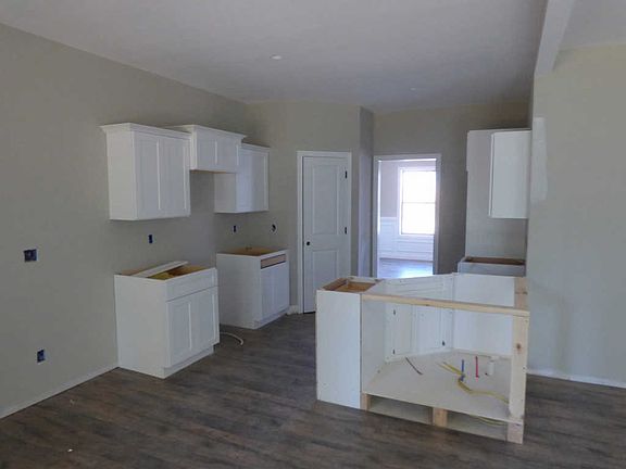 4th image of 2376 Colston Dr