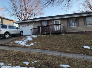 2009 Buffalo St, Pierre, SD 57501