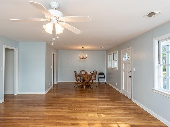 5th image of 3812 N 12th Ave