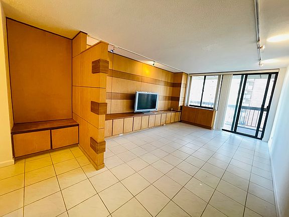 3rd image of 13835 Elder Ave #10