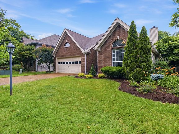 2nd image of 3552 Greenwood Dr