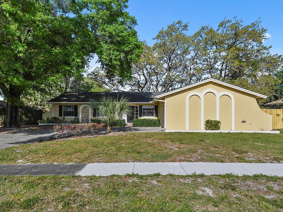 1st image of 1909 Collier Dr