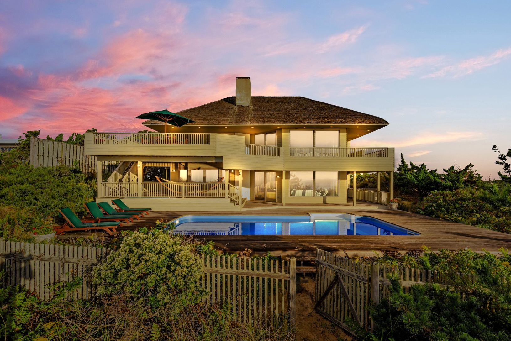  Sleek Contemporary Design