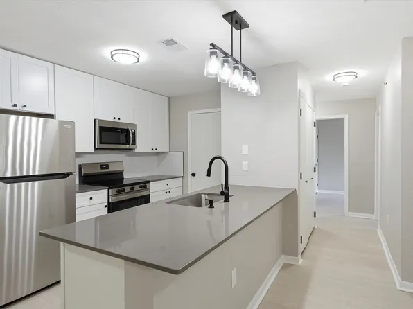 The Villas at North Oak