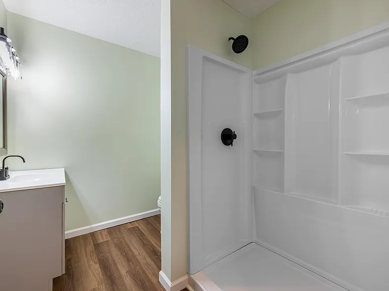 1013 Virginia Ave — Photo 12