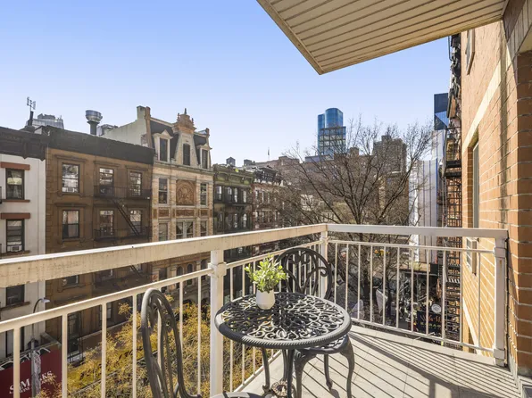 15 Saint Mark's Place image 16 of 18