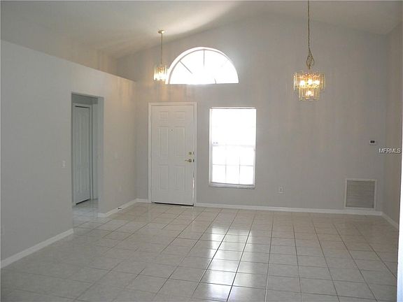 4th image of 1923 Fellsway Ct