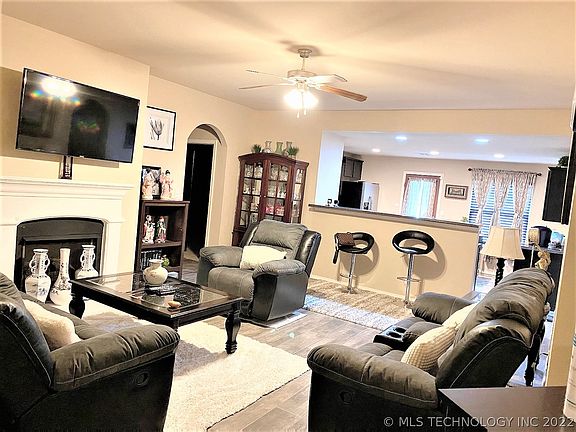 5th image of 9265 S 251st East Ave