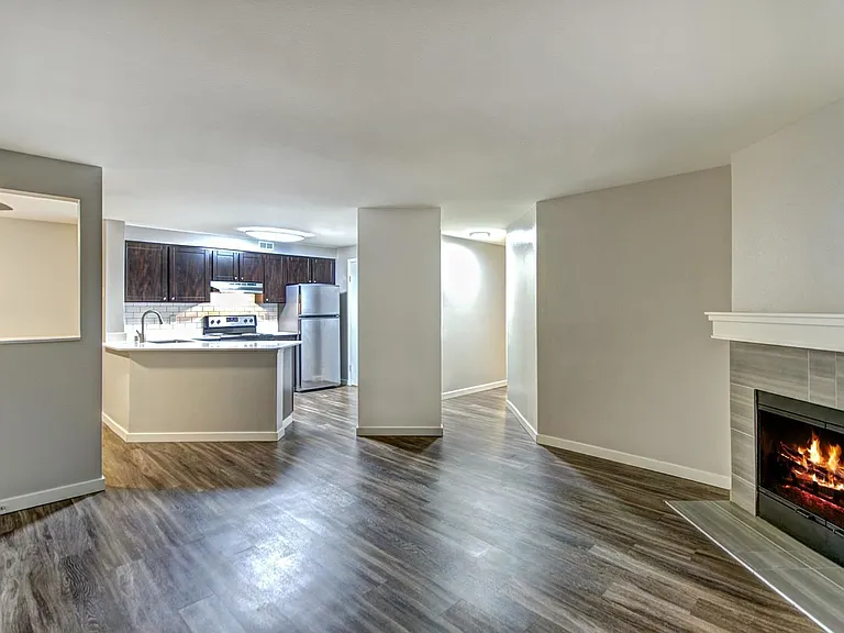 Bay Court at Harbour Pointe — Photo 20
