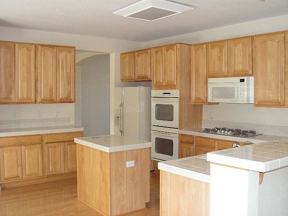 4th image of 5840 E Hidden Valley Dr